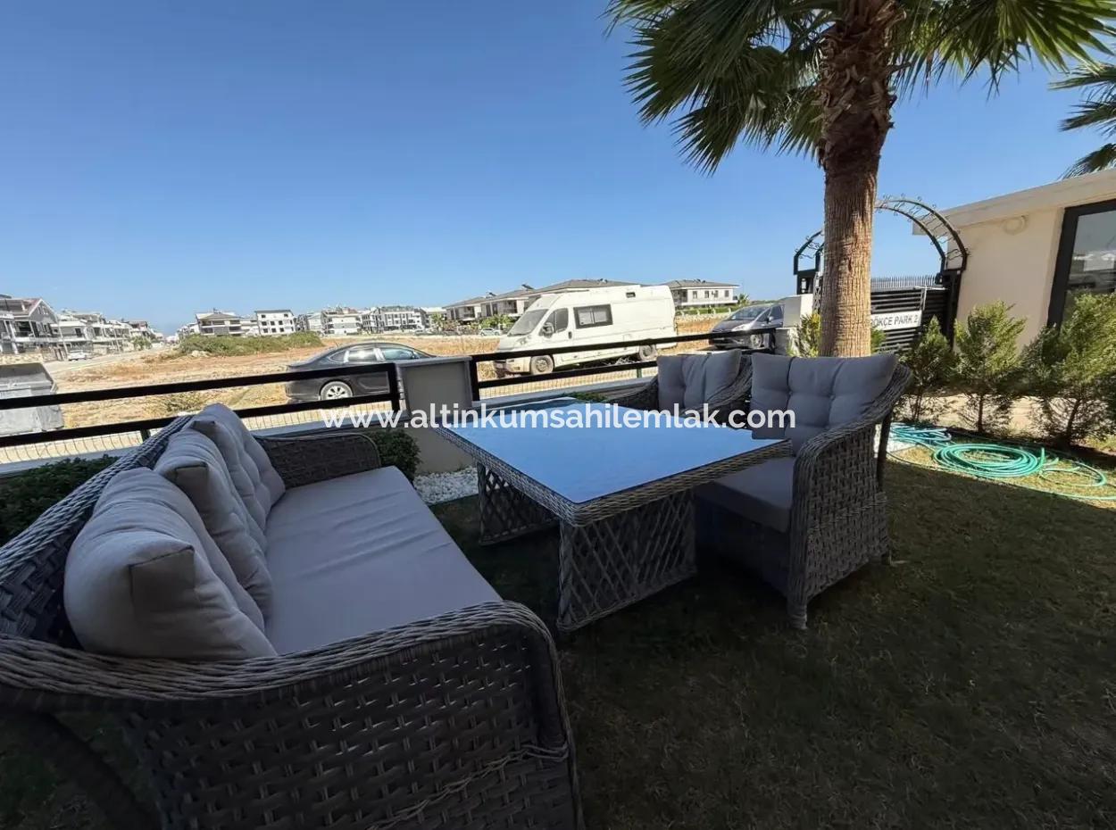 Didim Efeler’de Havuzlu Site İçerisinde Full Eşyalı, Akıllı Ev Sistemli 3+1 Ön Cephe Fırsat Villa