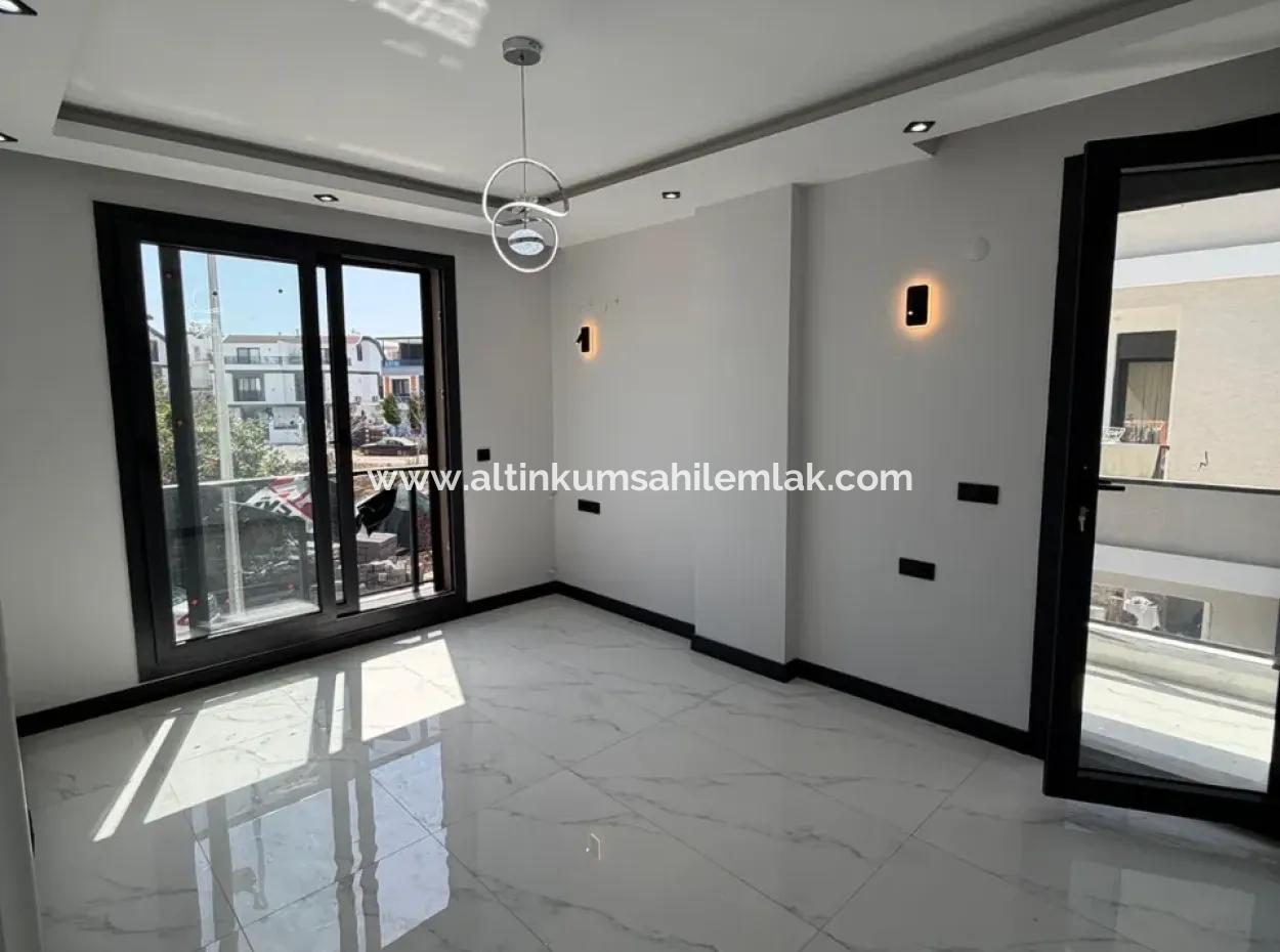 Didim Hisar Mahallesi’nde Deniz Manzaralı Triplex 3+1 Villa