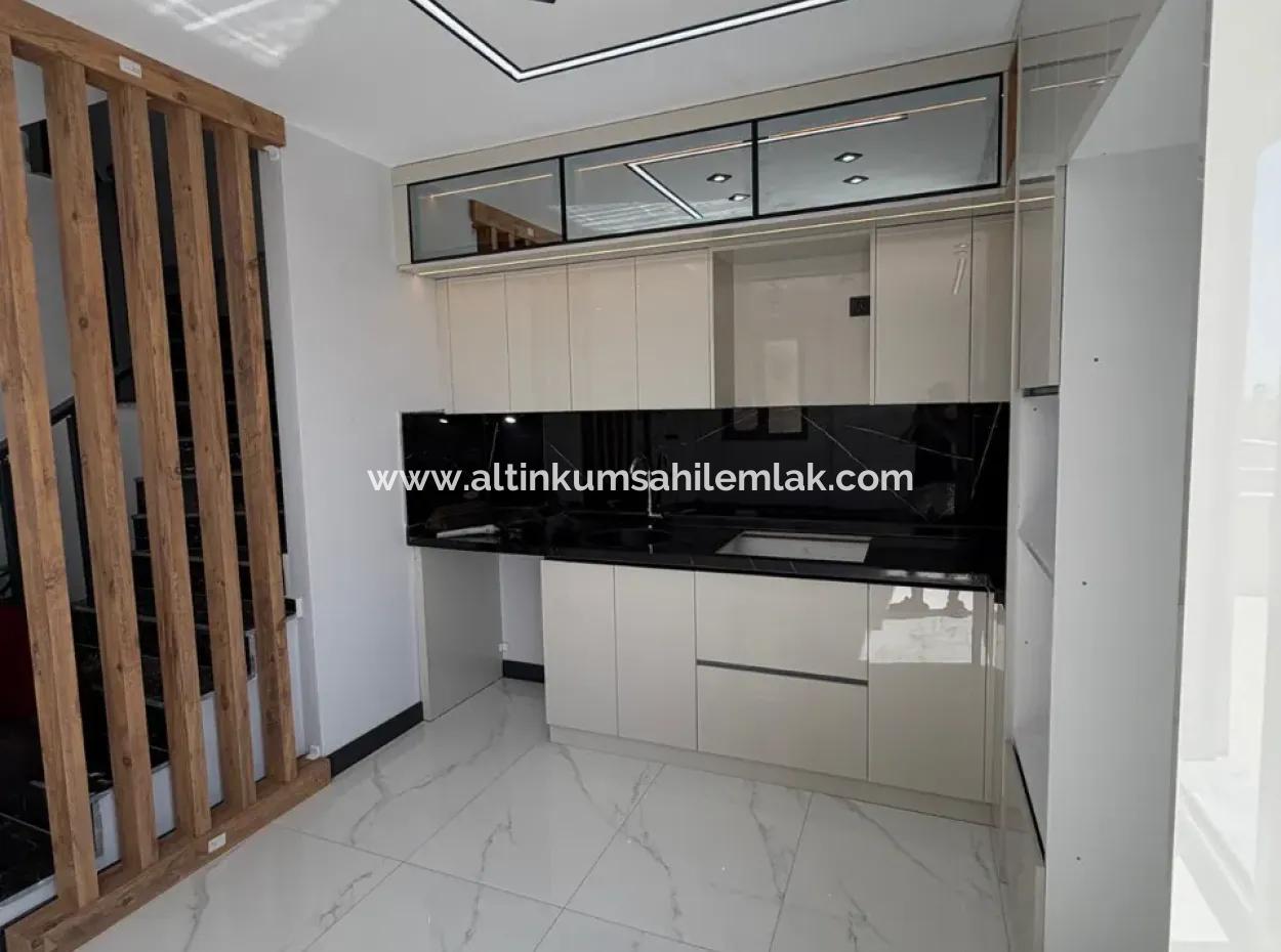 Didim Hisar Mahallesi’nde Deniz Manzaralı Triplex 3+1 Villa