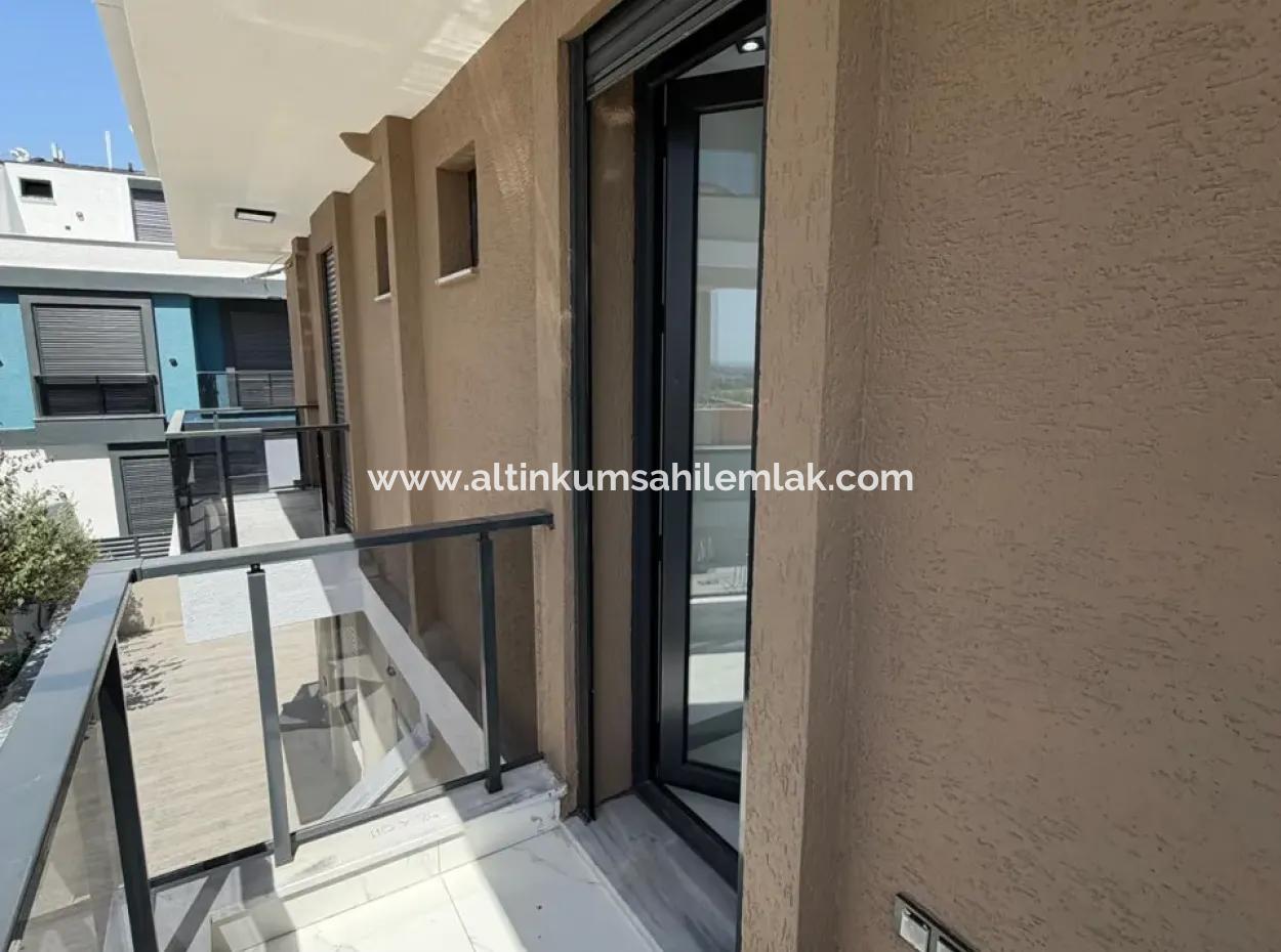 Didim Hisar Mahallesi’nde Deniz Manzaralı Triplex 3+1 Villa