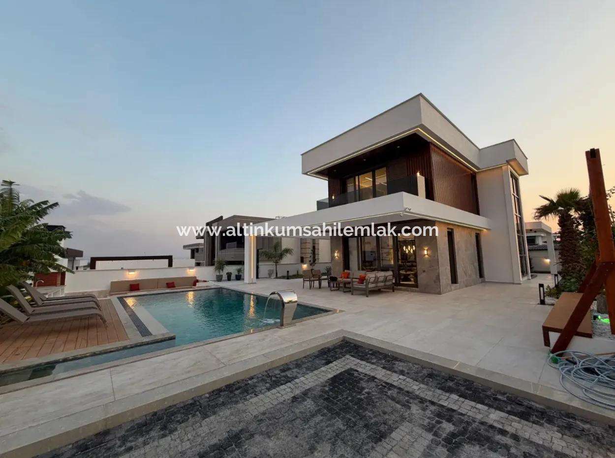 Didim Efeler’de 500 M² Arsa Üzerinde Tam Müstakil 4+1 Villa