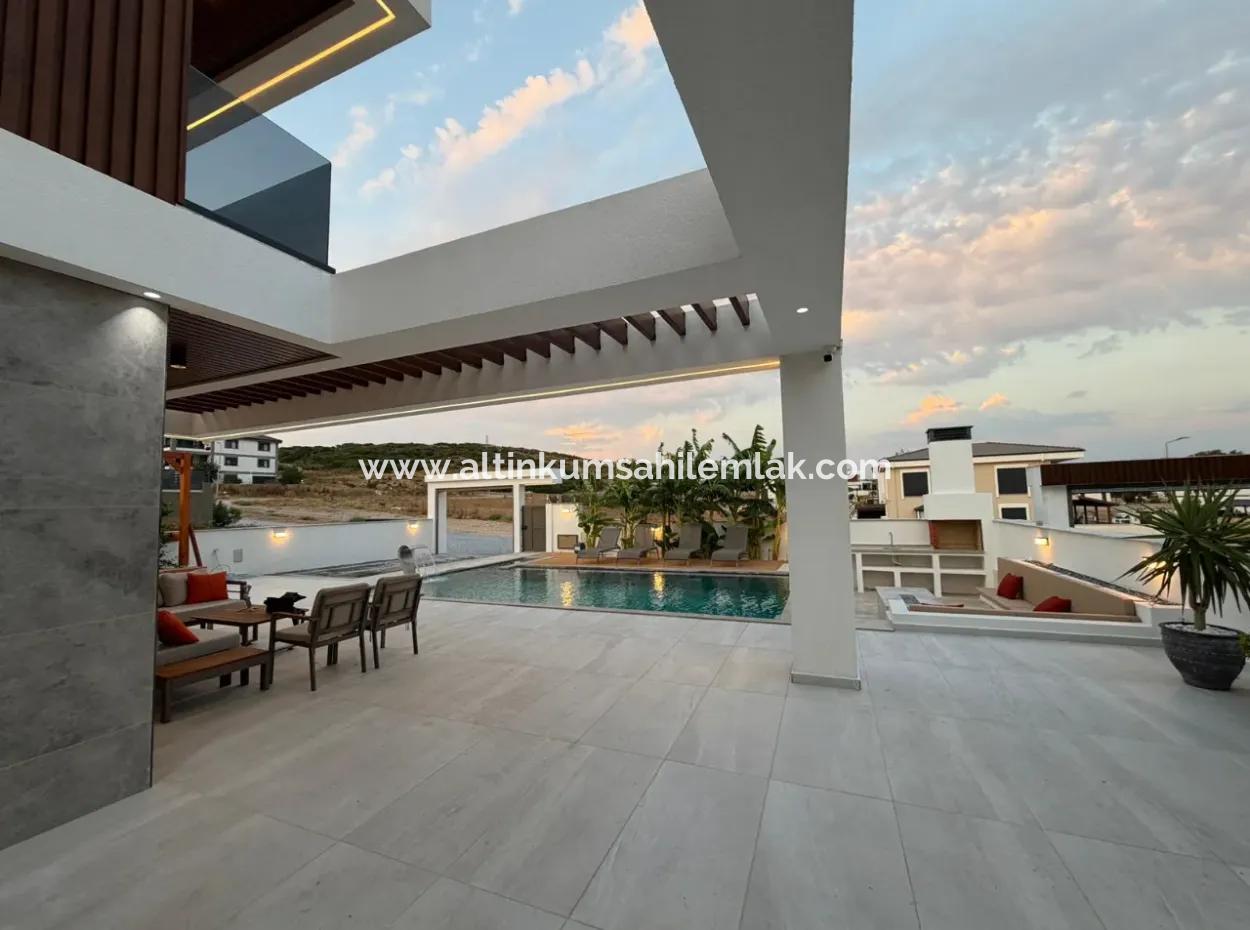 Didim Efeler’de 500 M² Arsa Üzerinde Tam Müstakil 4+1 Villa