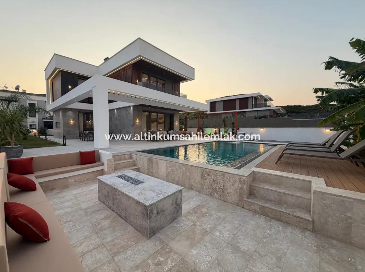 Didim Efeler’de 500 M² Arsa Üzerinde Tam Müstakil 4+1 Villa