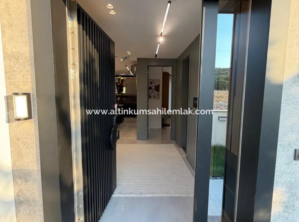 Didim Efeler’de 500 M² Arsa Üzerinde Tam Müstakil 4+1 Villa