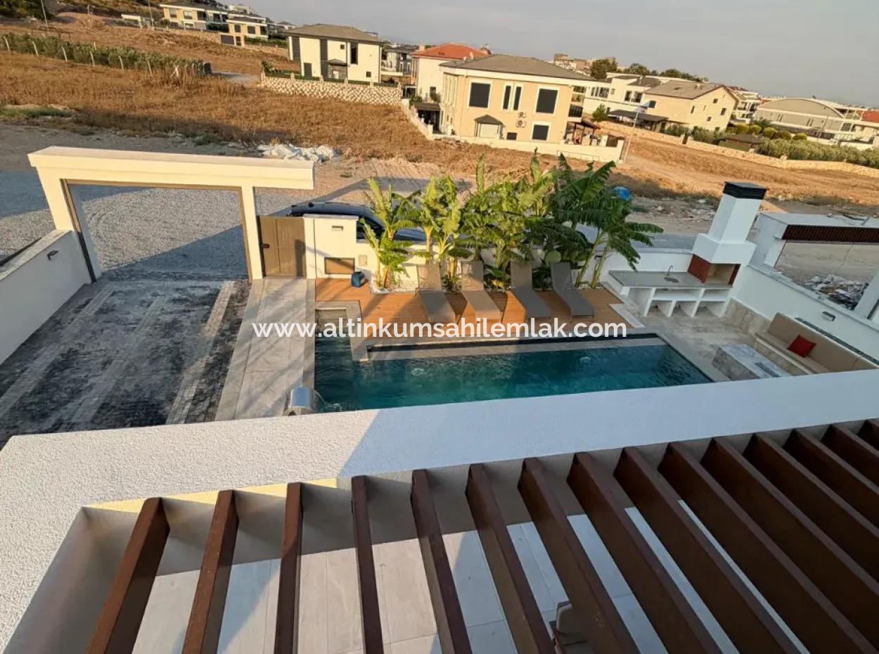 Didim Efeler’de 500 M² Arsa Üzerinde Tam Müstakil 4+1 Villa