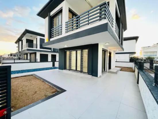 Didim Altınkumda Satılık Müstakil Ev, Havuzlu 3+1 Villa