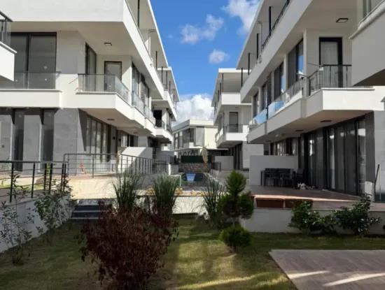 Didim Mavişehirde Satılık Havuzlu Sitede 3+1 Kelepir Villa