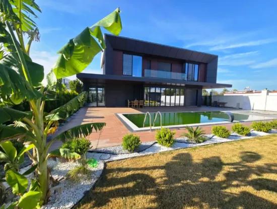 Didim Akyeniköy Yeşiltepede Satılık 5+1 Özel Villa