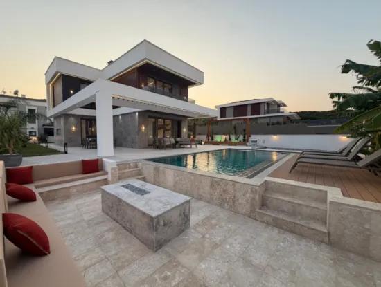 Didim Efeler’de 500 M² Arsa Üzerinde Tam Müstakil 4+1 Villa