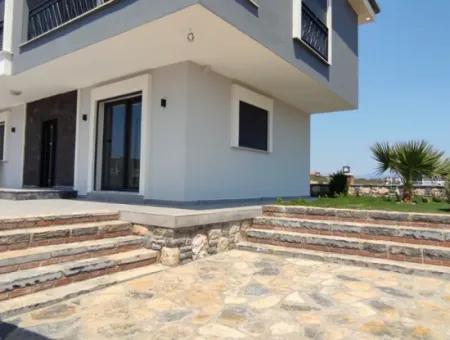 Didim Efeler Mahalesinde Satılık 4+1 Villa