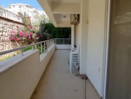 Didim Efeler Mahallesinde Havuzlu Site İçinde Acil Satılık 2+1 Eşyalı Daire