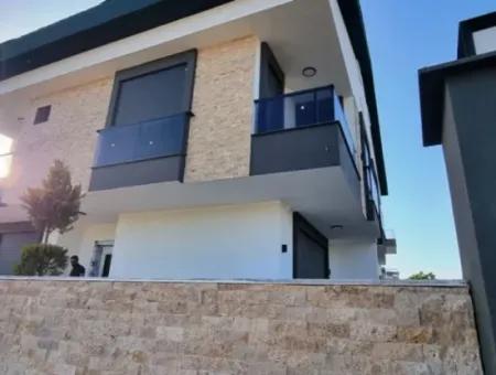 Didim Hisar Mahallesinde Satılık Deniz Manzaralı 4+1 Lüks Havuzlu Villa