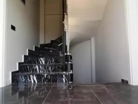 Didim Hisar Mahallesinde Satılık Deniz Manzaralı 4+1 Lüks Havuzlu Villa