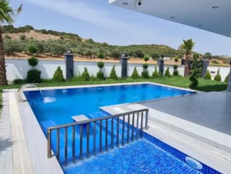 Didim Mavişehirde Satılık Lüks Müstakil Havuzlu Villa