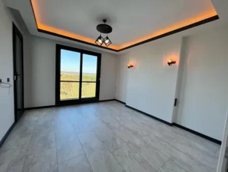 Didim Altınkum  Mahallesinde Satılık 5+1 Lüks Villa