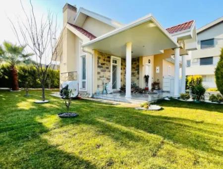 Didimde Satılık Tek Katlı Bungalov Ev, Villa Havuzlu Sitede