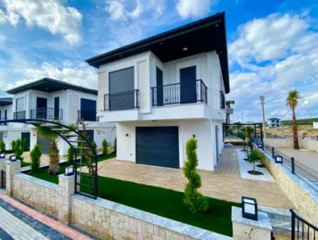 Didim Efeler Mahallesinde Satılık 3+1 Havuzlu Villa