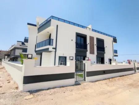 Hisar Mahallesinde Satılık 3+1 Deniz Manzaralı Kelepir Villa