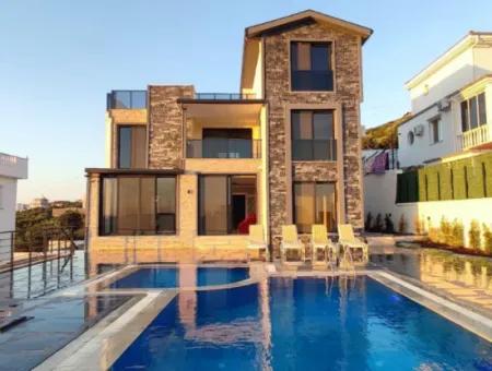 Didim Yeşiltepede Satılık 4+2 Fırsat Havuzlu Villa