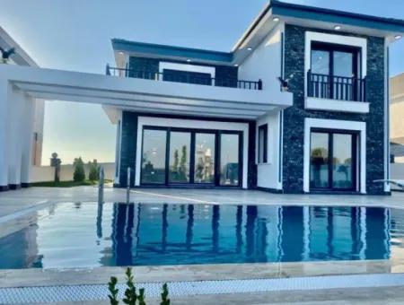 Aydın Didim Efeler Mahallesinde Satılık 4+1 Ultra Lüks Villa