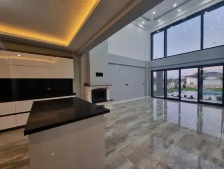 Didim Yeşiltepede Satılık 4+1 Havuzlu Villa