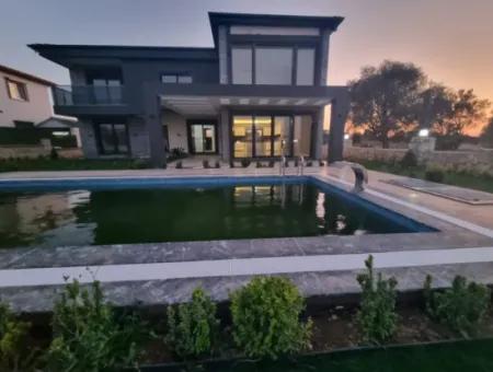 Didim Yeşiltepede Satılık 4+1 Havuzlu Villa