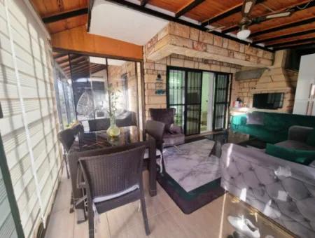 Didim Efeler Mahallesinde Satılık 4+1 Ayrı Mutfak Villa