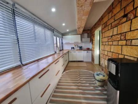 Didim Efeler Mahallesinde Satılık 4+1 Ayrı Mutfak Villa