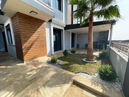 Didim Altınkum Efeler Mahallesi Satılık 3+1 Bahçeli Eşyalı Villa