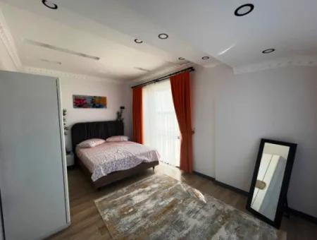 Didim Altınkum Efeler Mahallesi Satılık 3+1 Bahçeli Eşyalı Villa