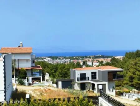 Kuşadası Soğucakta Satılık Deniz Manzaralı Müstakil Villa