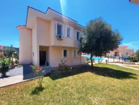 Didim Akbükte Satılık Havuzlu Sitede 3+1 Müstakil Villa