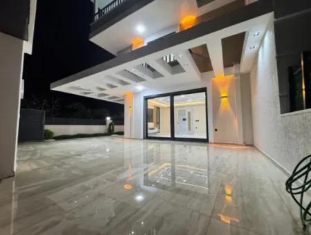 Didim Altınkum Mah. Satılık 5+1 Müstakil Havuzlu Villa