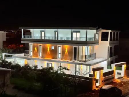 Didim Altınkum Mah. Satılık 5+1 Müstakil Havuzlu Villa