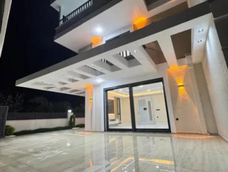Didim Altınkum Mah. Satılık 5+1 Müstakil Havuzlu Villa