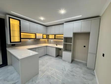Didim Altınkum Mah. Satılık 5+1 Müstakil Havuzlu Villa