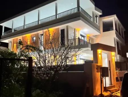 Didim Altınkum Mah. Satılık 5+1 Müstakil Havuzlu Villa