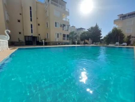 Didim Çamlık Mahallesinde Altürk Sitesi'nde Satılık 2+1 Havuzlu Daire