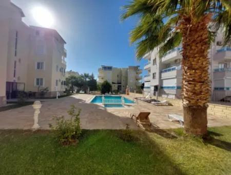Didim Çamlık Mahallesinde Altürk Sitesi'nde Satılık 2+1 Havuzlu Daire