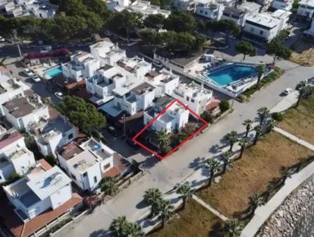Didim Mavişehir Sedefkoy Sitesinde Deniz Sıfır Köşe Başı Full Eşyalı 3+1 Villa