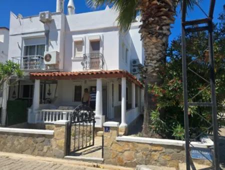 Didim Mavişehir Sedefkoy Sitesinde Deniz Sıfır Köşe Başı Full Eşyalı 3+1 Villa