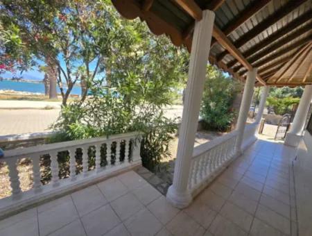 Didim Mavişehir Sedefkoy Sitesinde Deniz Sıfır Köşe Başı Full Eşyalı 3+1 Villa