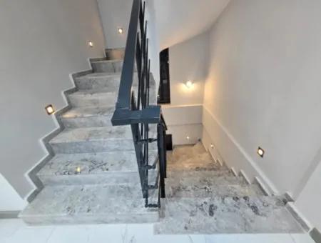 Hisar Mahallesinde Satılık 3+1 Villa