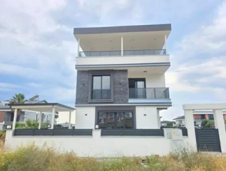 Hisar Mahallesinde Satılık 3+1 Villa