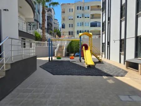 Altınkum’da Kaçırılmayacak Fırsat 2+1 Daire! Plaja Yürüme Mesafesinde | Havuzlu Sitede | Full Eşyalı | Masrafsız | Giriş Kat
