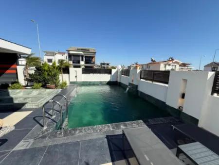 İşte O Ev!! Efeler Mah. 313 M² Arsa Üzerinde Ultra Lüks 3+1 Villa — Havuzlu • Bahçeli • Full Eşyalı
