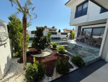 İşte O Ev!! Efeler Mah. 313 M² Arsa Üzerinde Ultra Lüks 3+1 Villa — Havuzlu • Bahçeli • Full Eşyalı