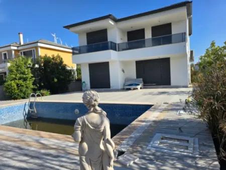 Didim Yeşiltepe Mevkisinde Satılık 4+1 Müstakil Villa