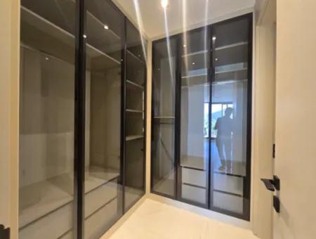 Didim Akyeniköy Yeşiltepede Satılık 5+1 Özel Villa