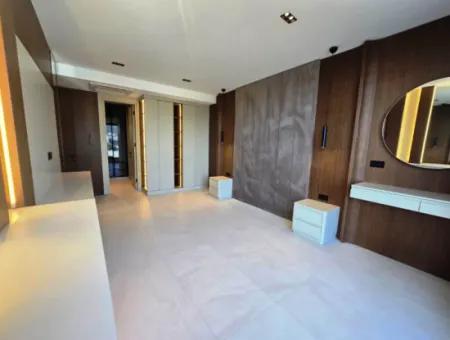 Didim Akyeniköy Yeşiltepede Satılık 5+1 Özel Villa